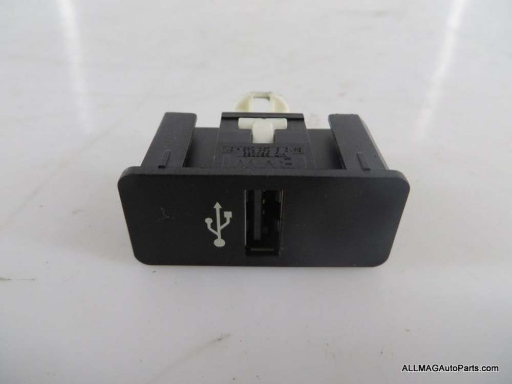 Mini Cooper, 84109230248 11-15 Mini Cooper USB Socket Input R55 R56 R57 R58 R59