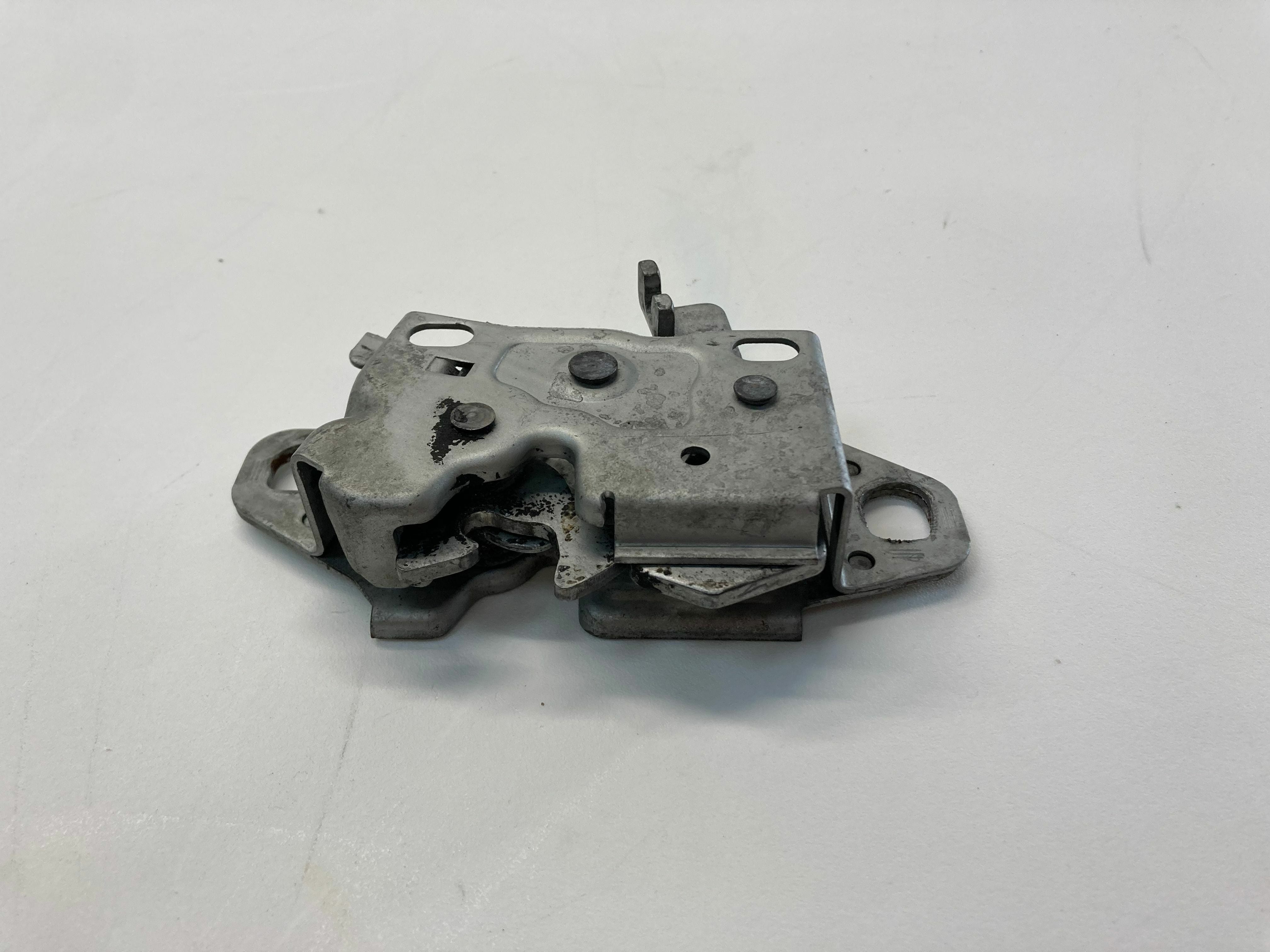 Mini Cooper, Mini Cooper Right Front Hood Latch Release 51237132756 02-08 R50 R52 R53